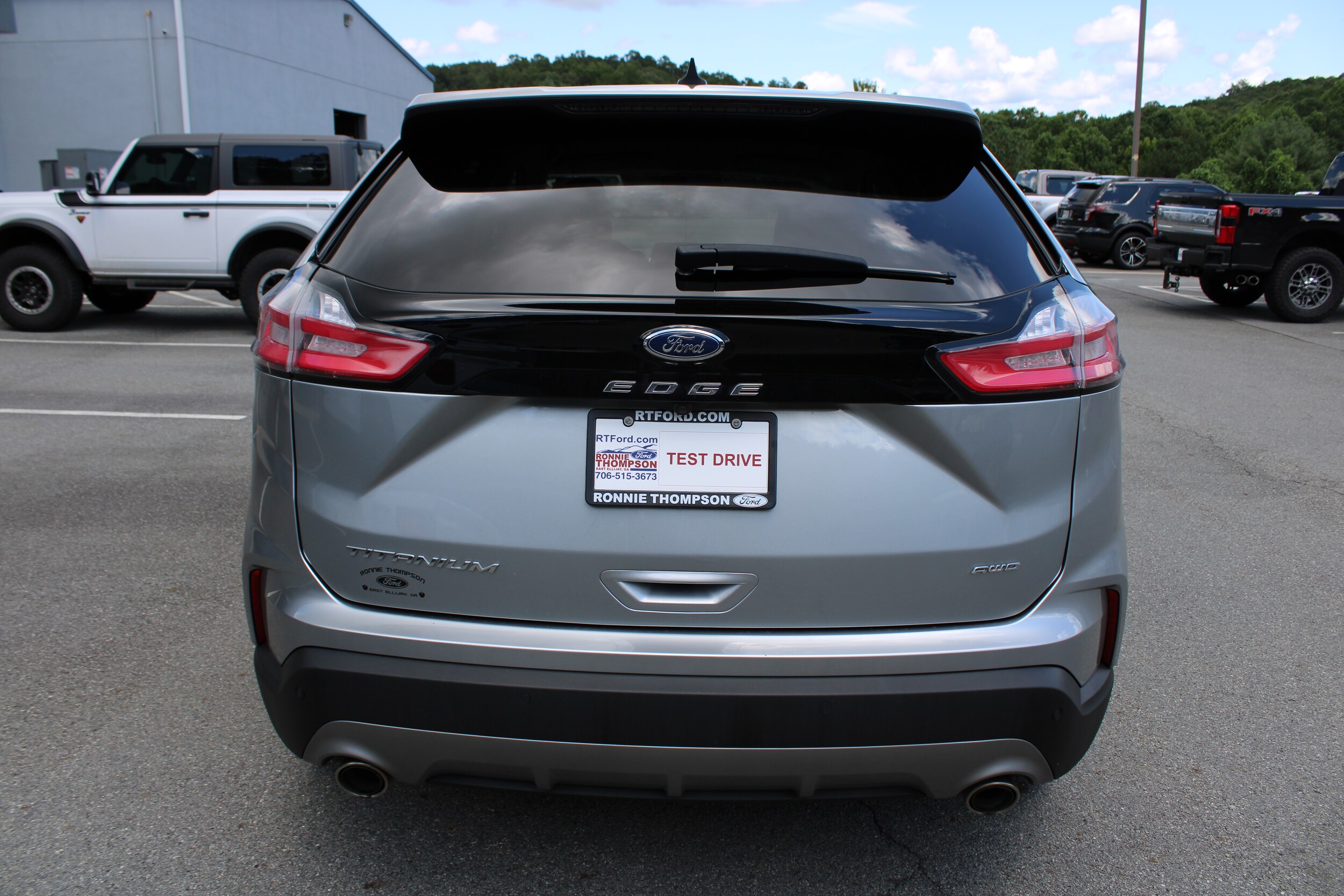 2024 Ford Edge Titanium photo 4