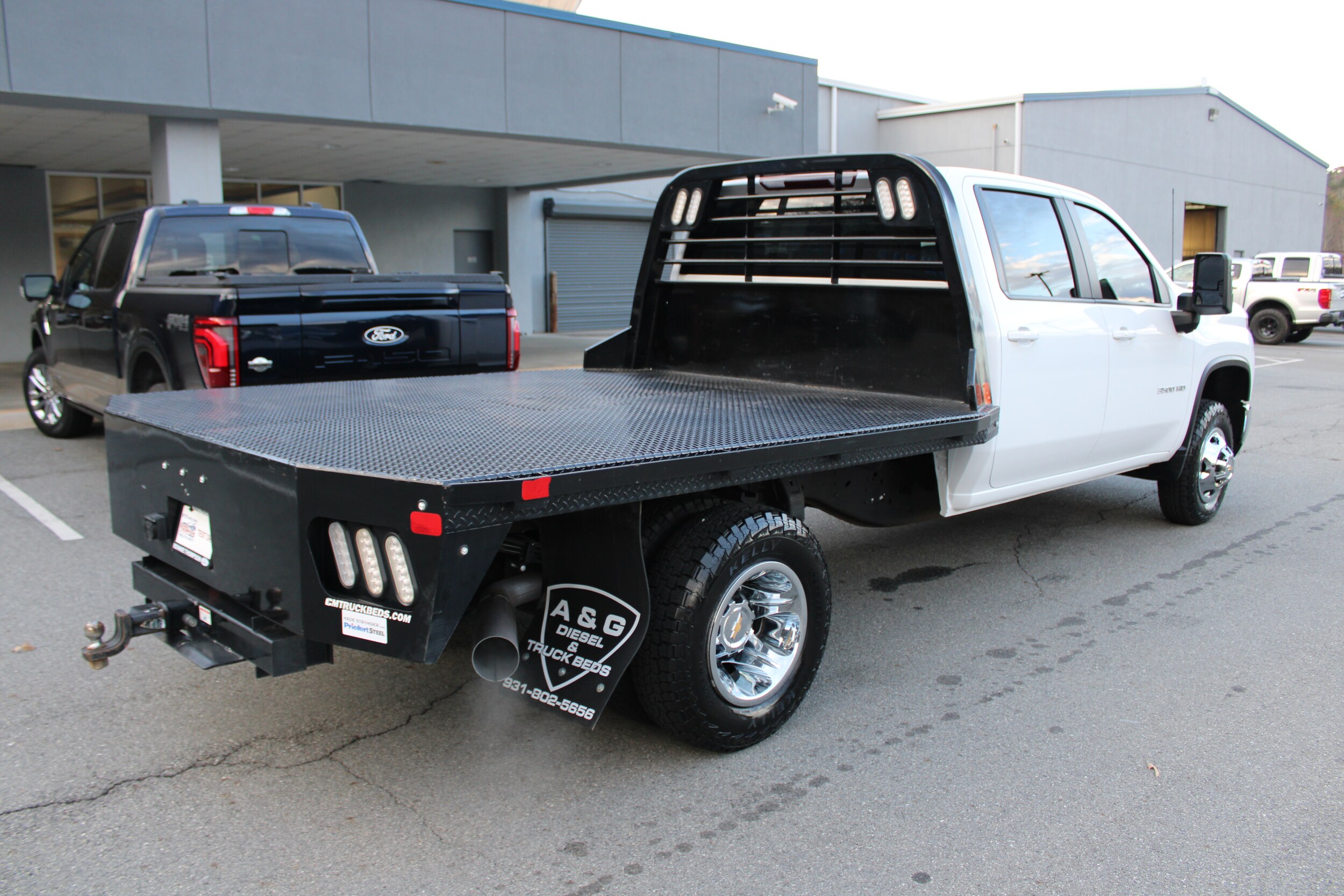 2024 Chevrolet Silverado 3500HD LT photo 2