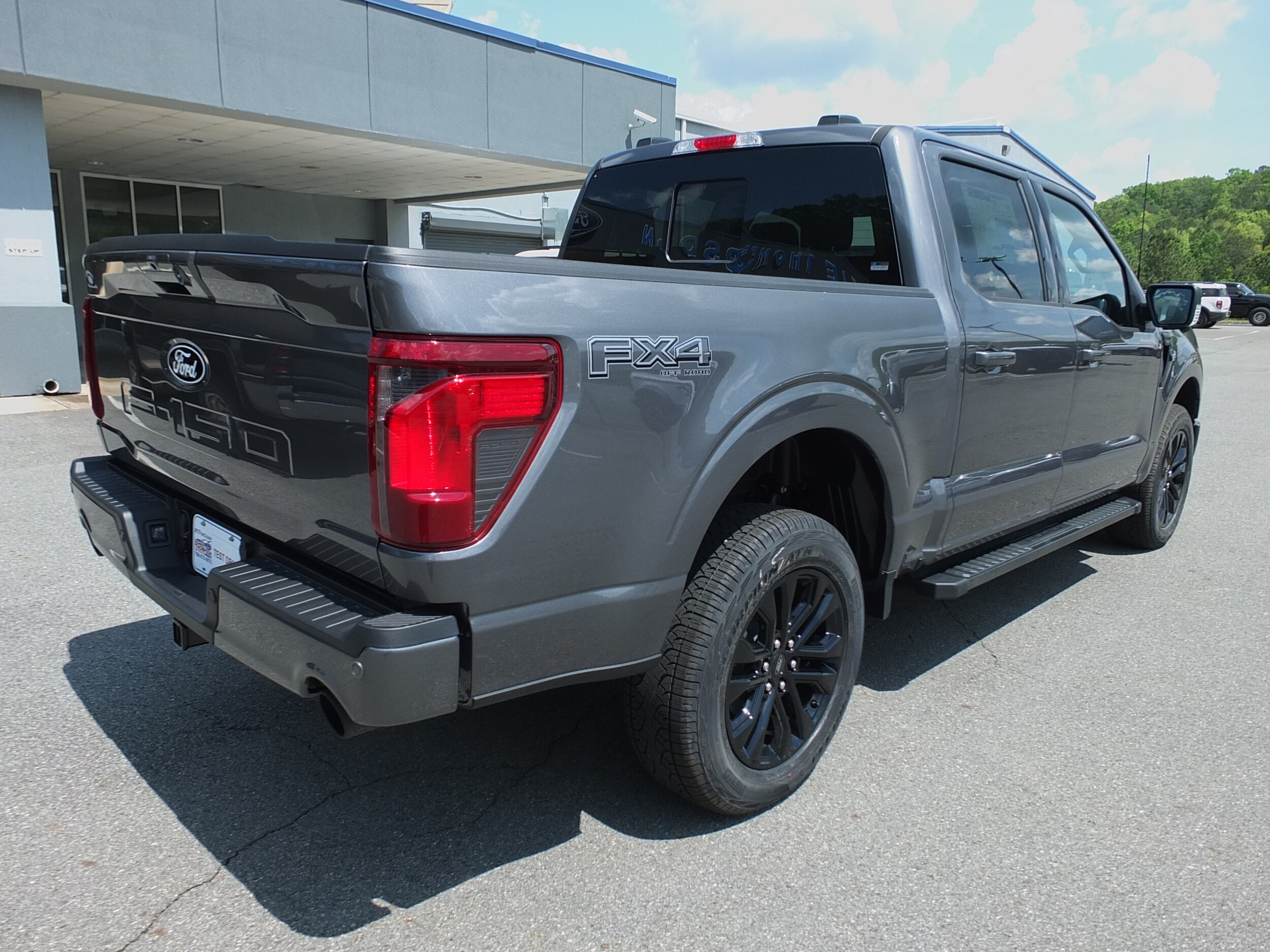 2025 Ford F-150 XLT photo 3