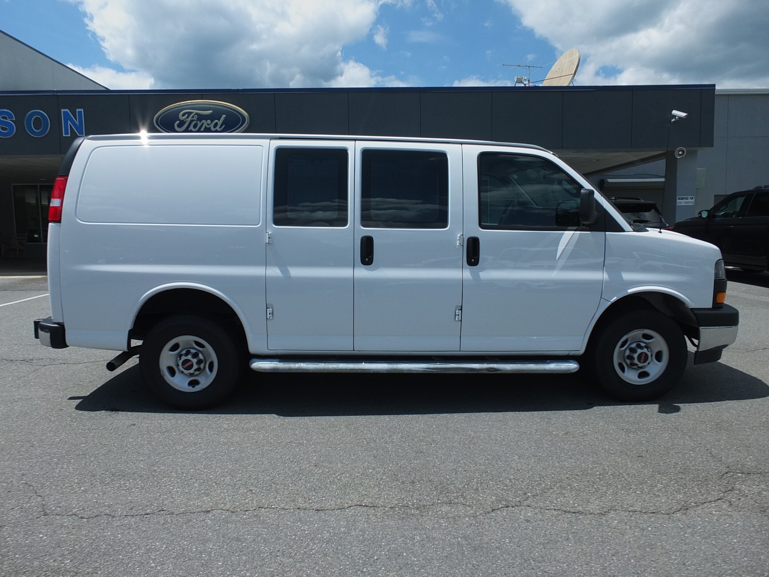2023 Gmc Savana 2500 Cargo photo 2
