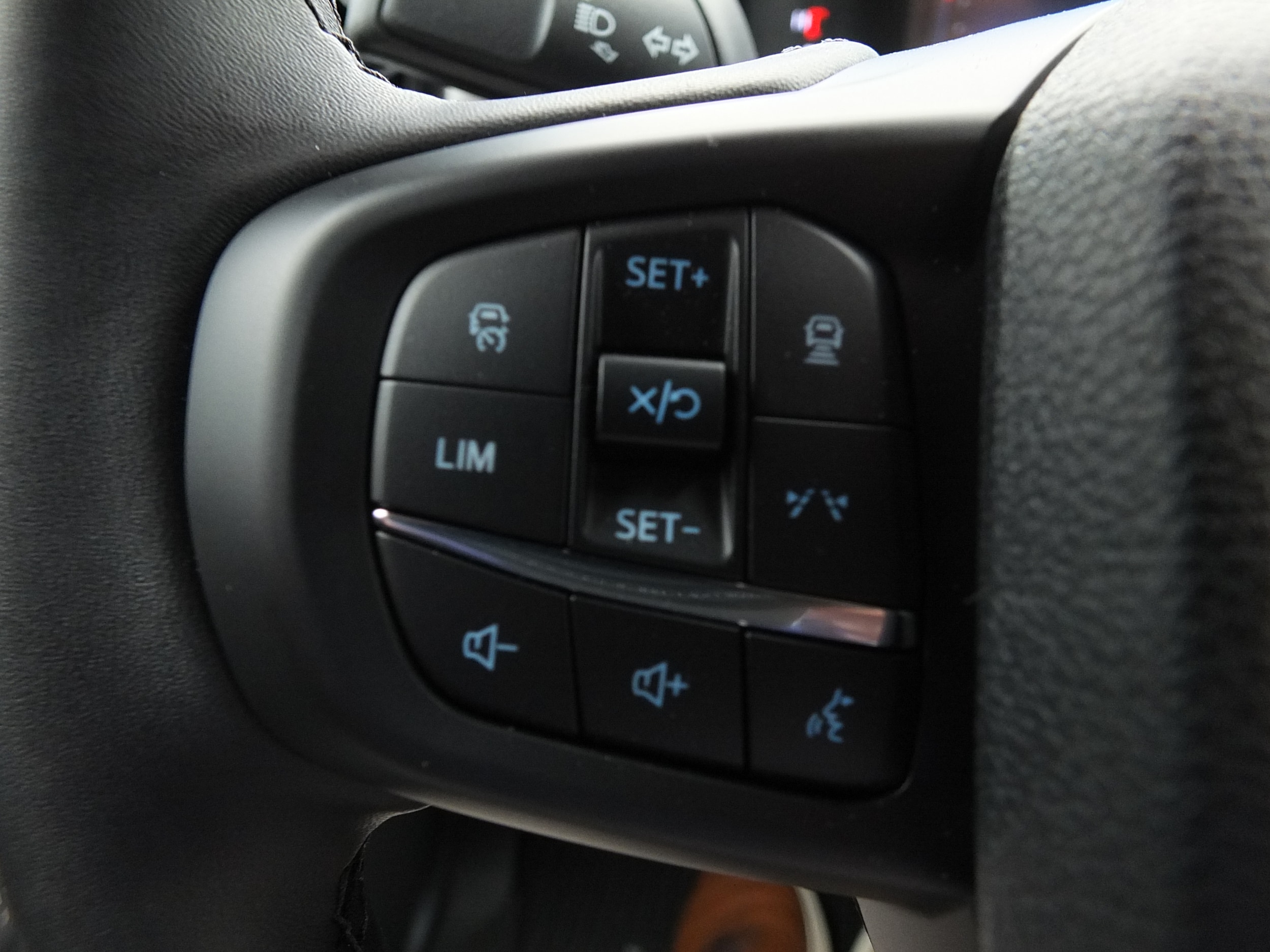 2025 Ford Ranger XLT - Photo 17