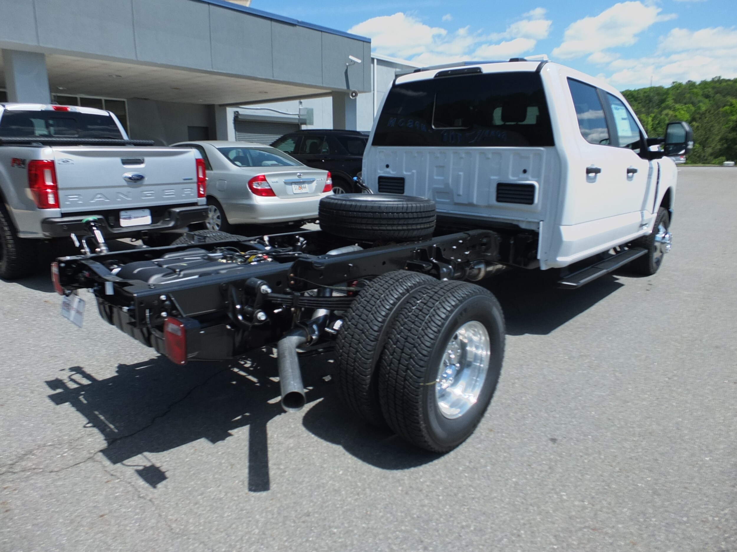 2025 Ford F-350 XL photo 3