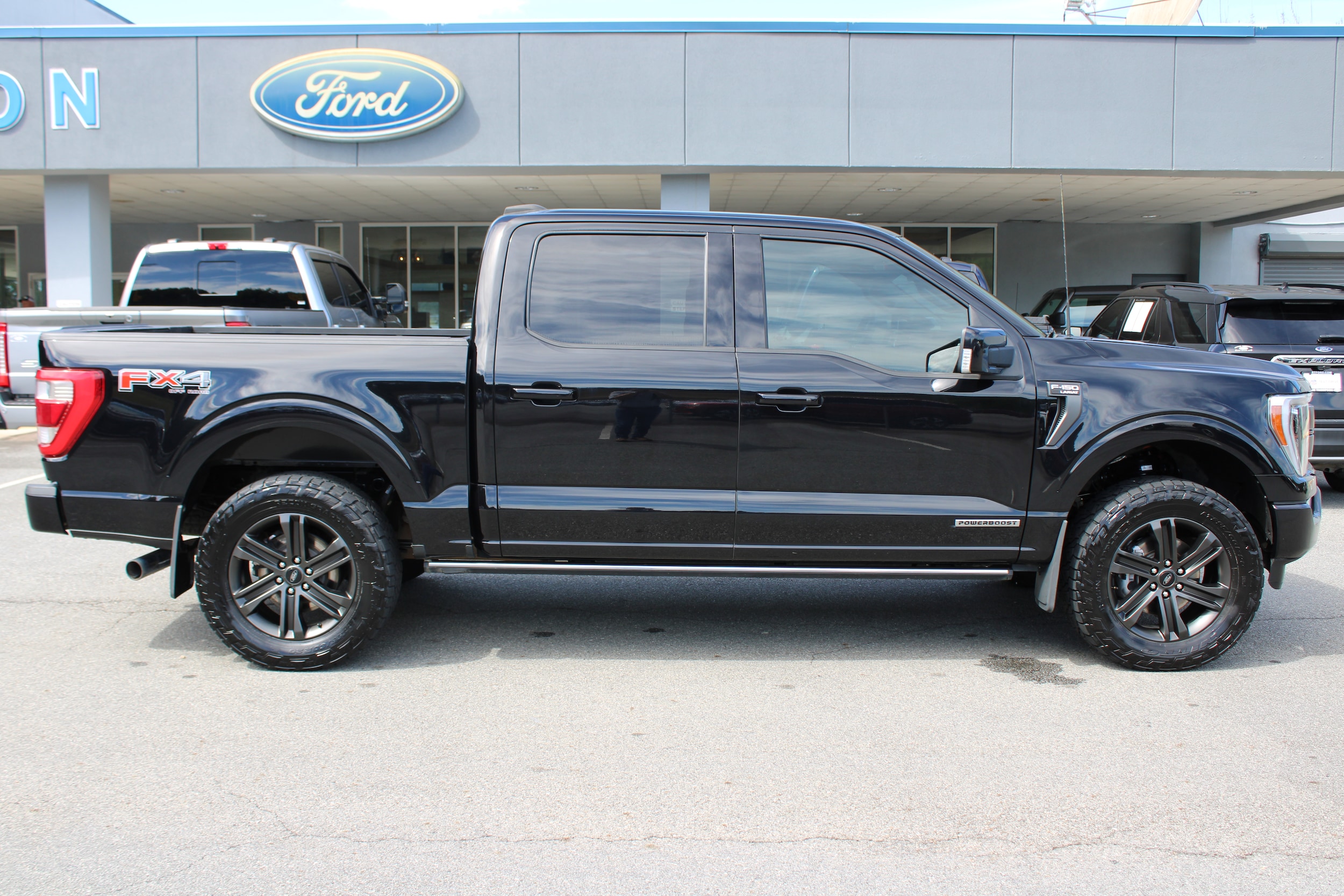 2021 Ford F-150 Lariat photo 2