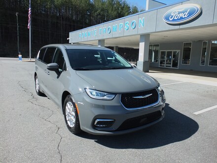 2023 Chrysler Pacifica Touring L Minivan/Van