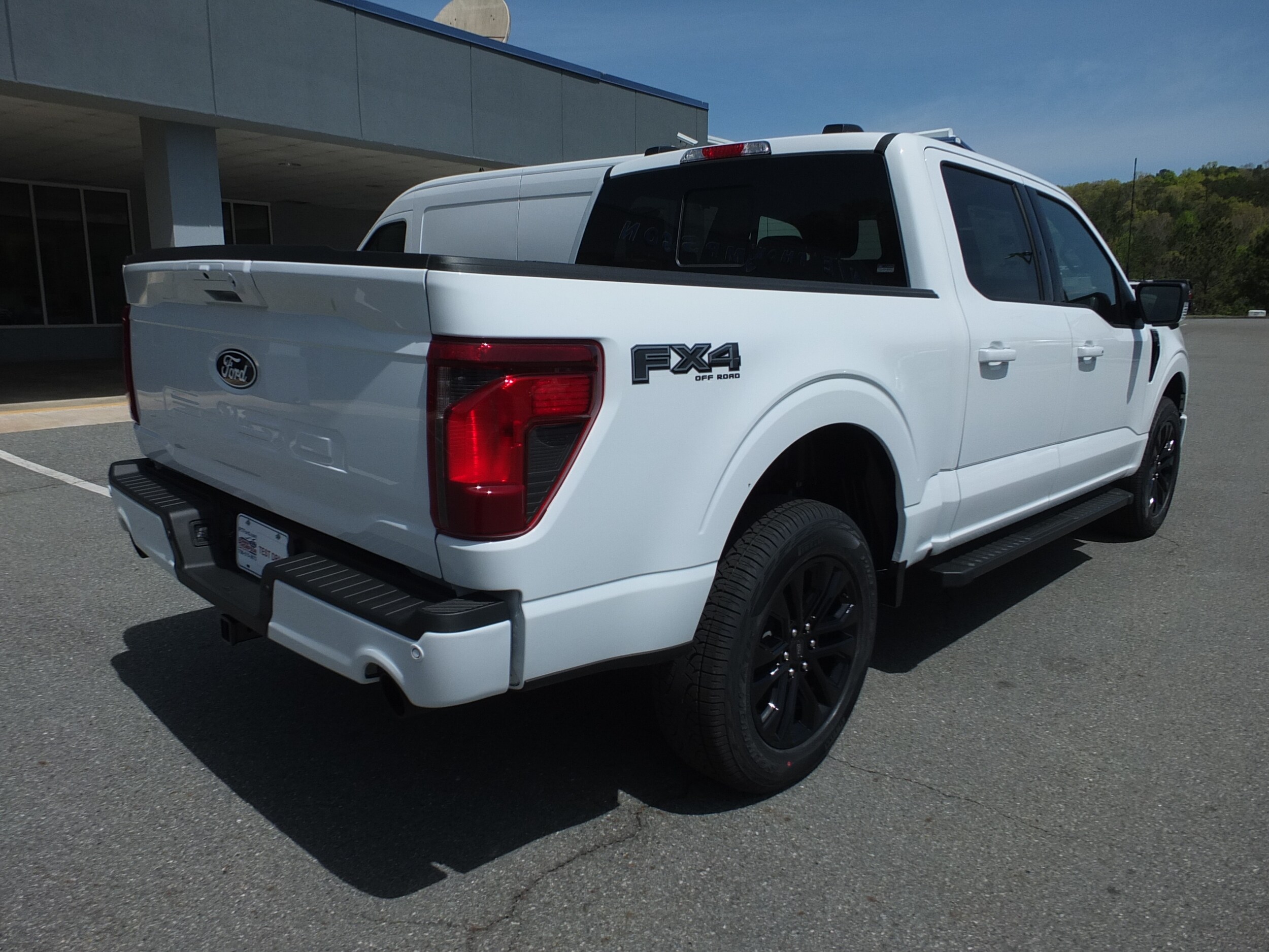 2025 Ford F-150 XLT photo 3