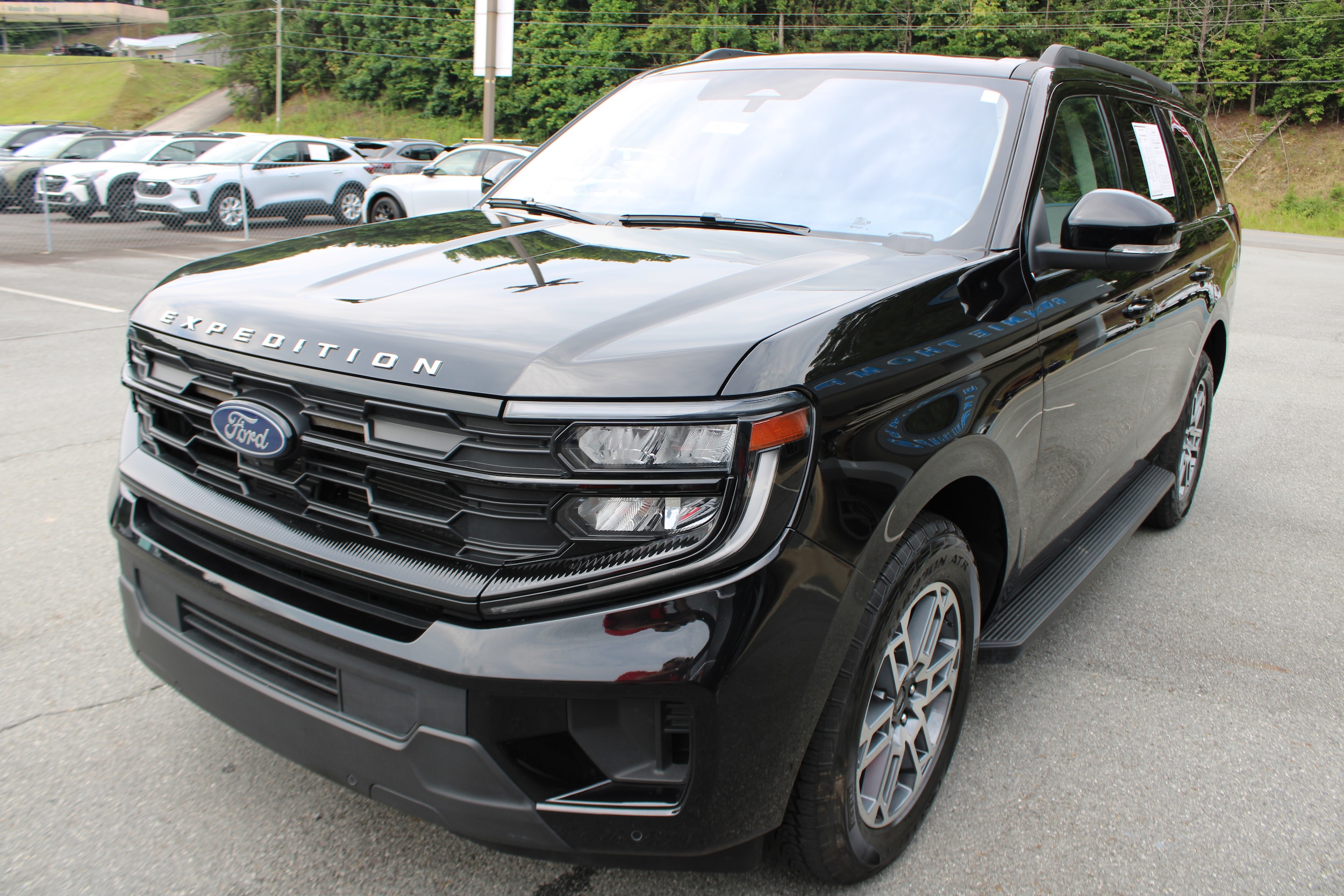 View vehicle photo 7