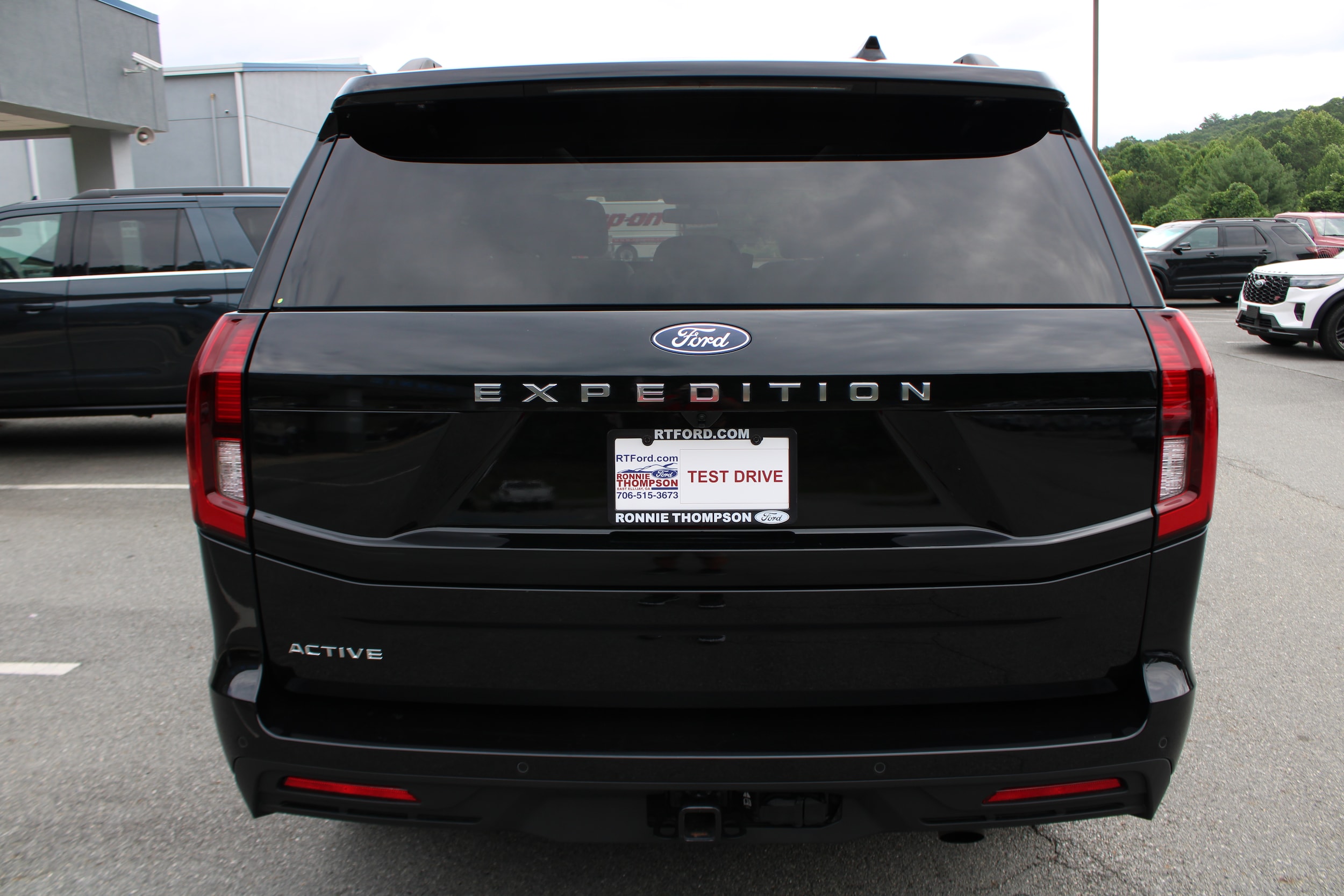 View vehicle photo 4