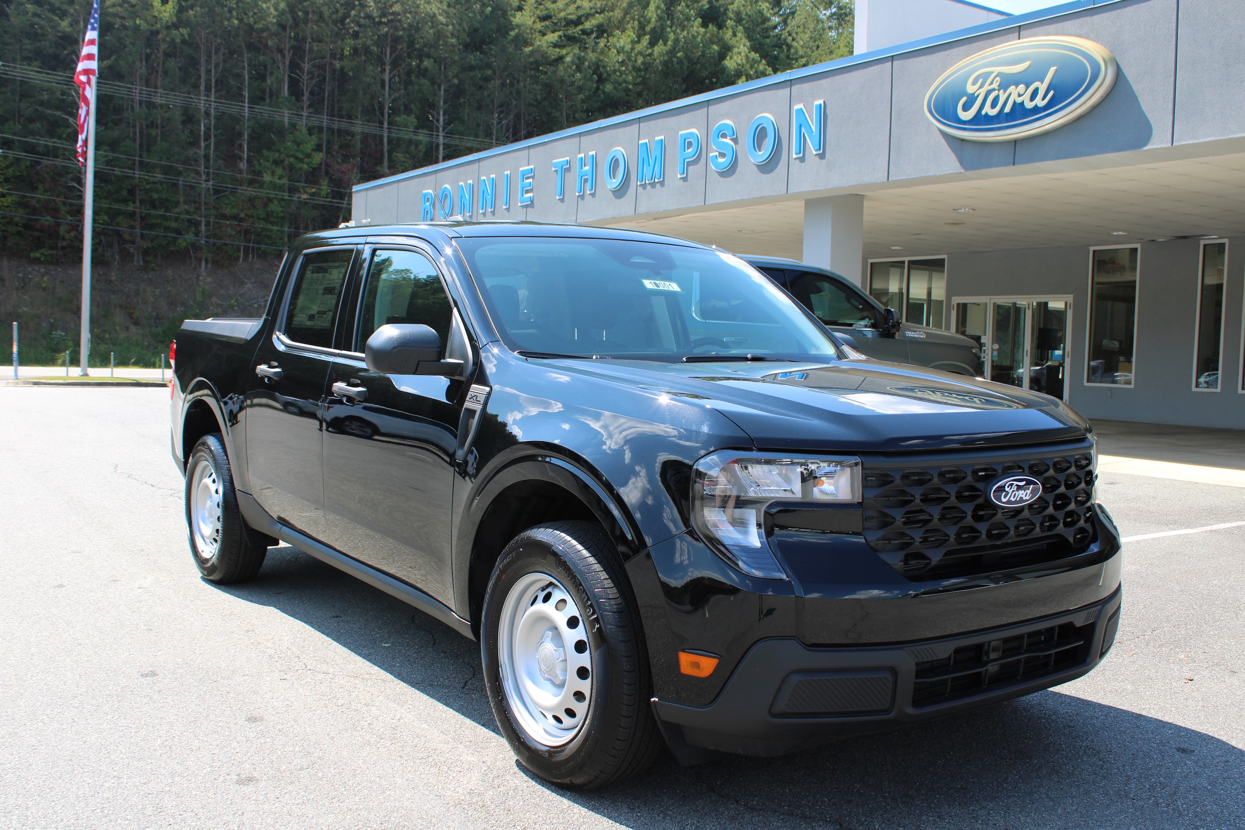 2025 Ford Maverick XL's photo