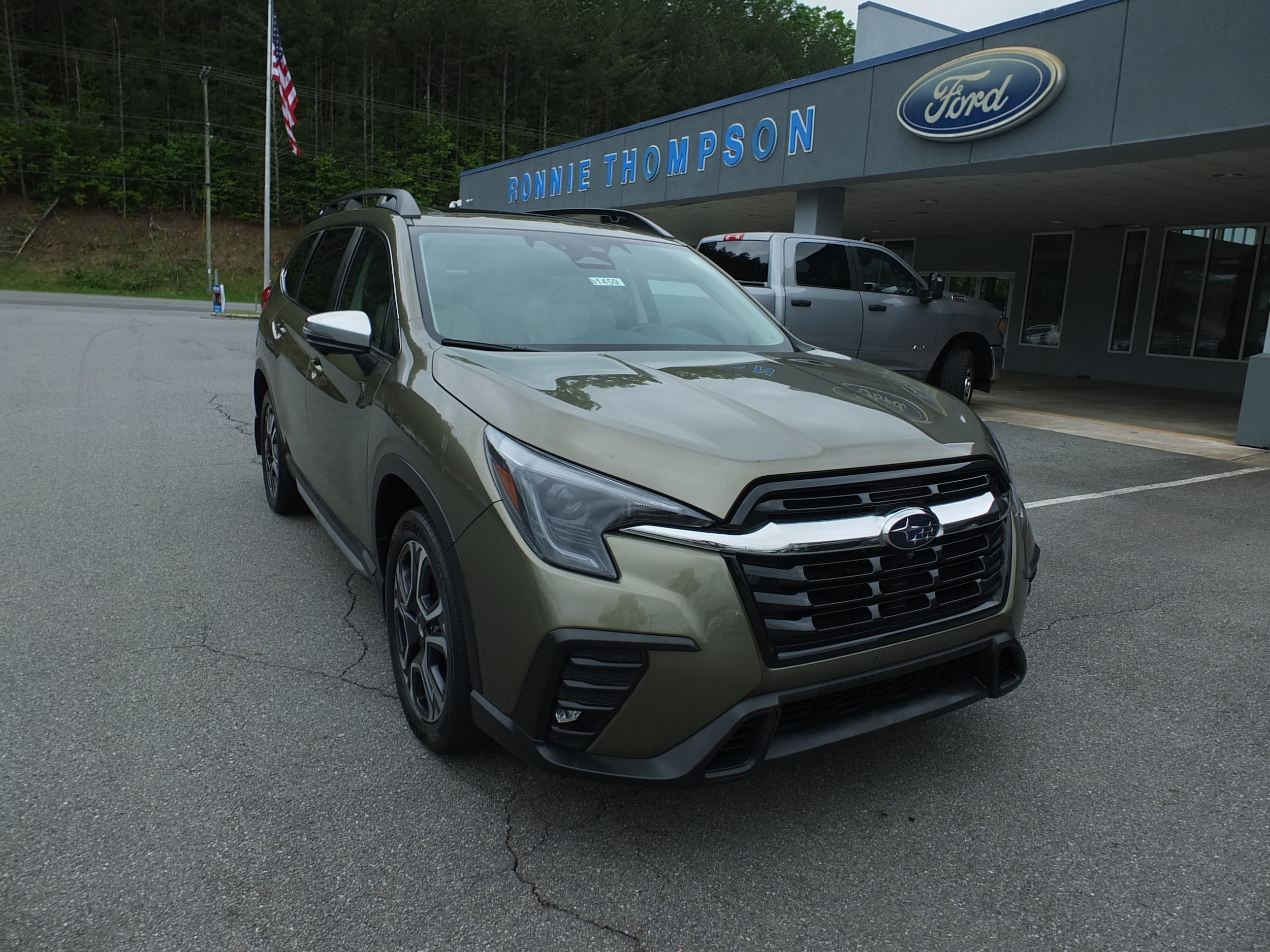 2023 Subaru Ascent Limited 7 Passenger's photo
