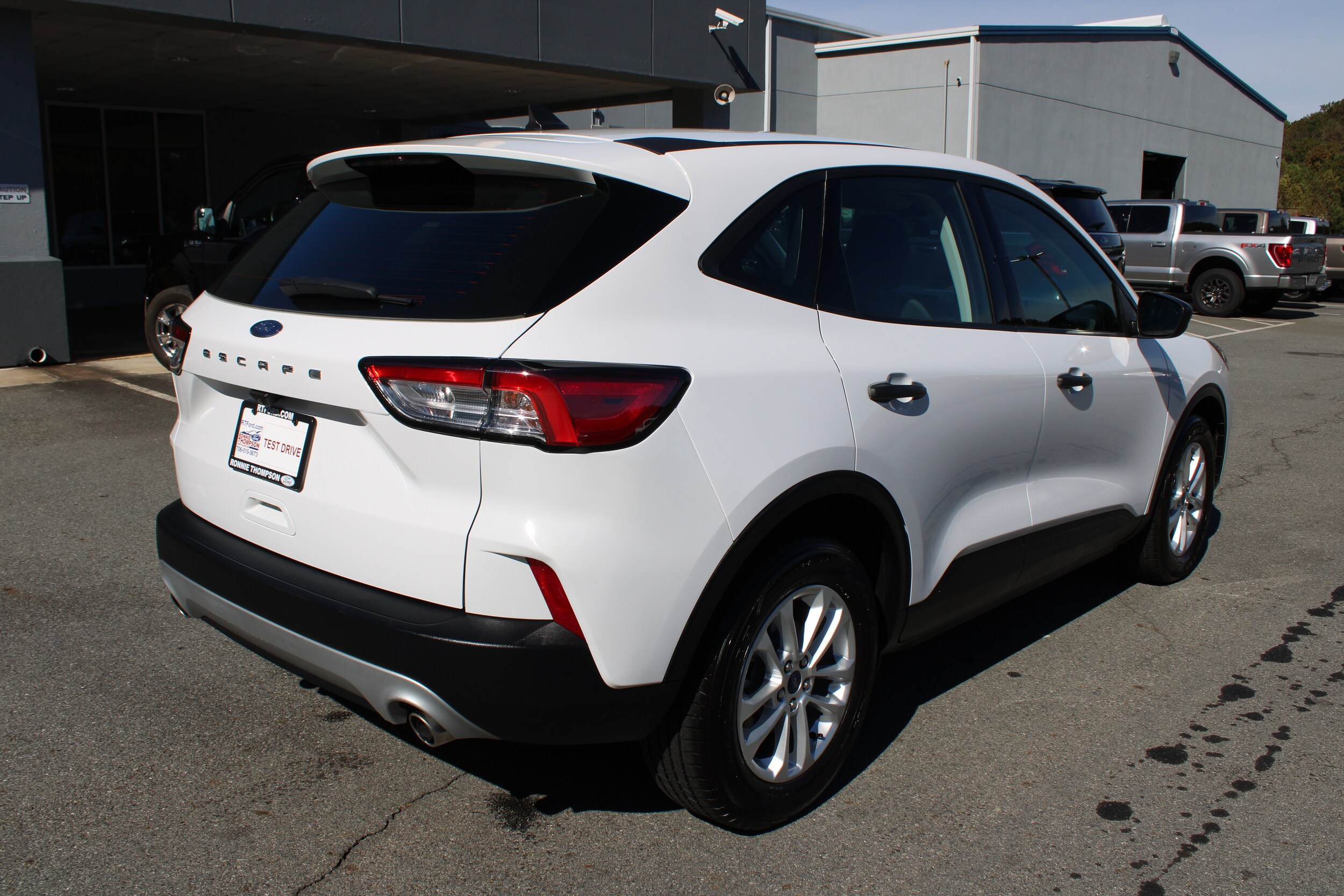 2022 Ford Escape S photo 3