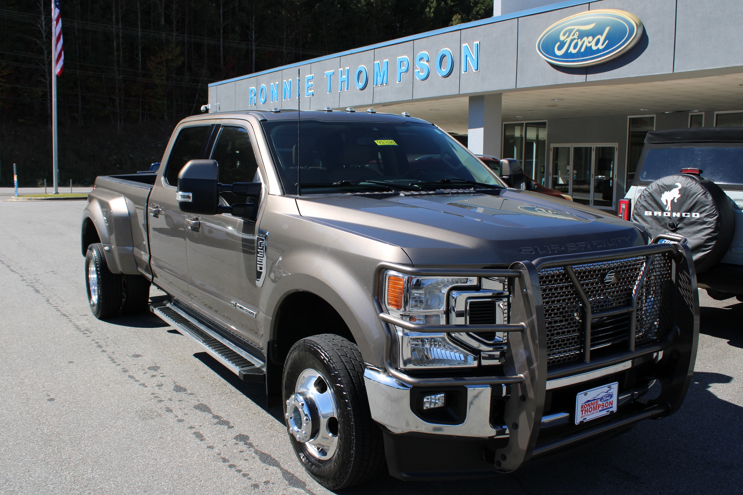 2022 Ford F-350 Super Duty Lariat's photo