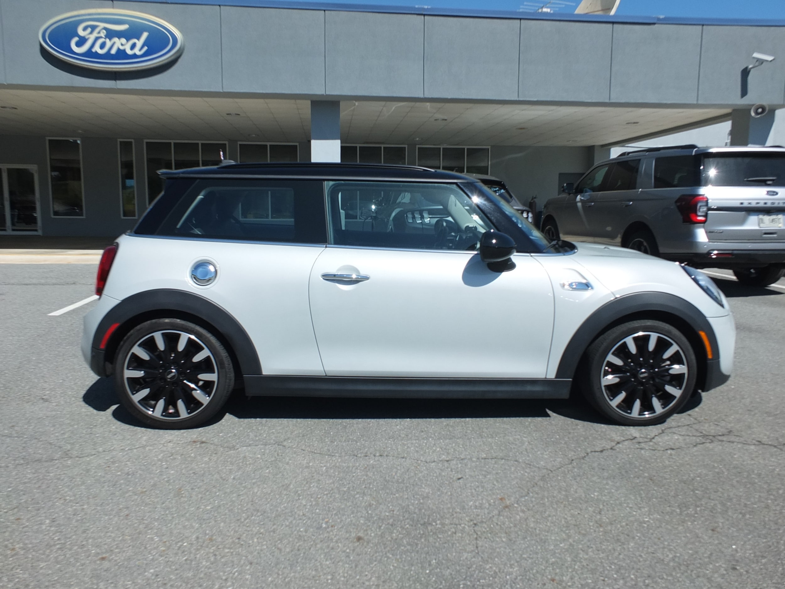 Used 2019 MINI Hardtop 2 Door S with VIN WMWXP7C58K2A53076 for sale in Ellijay, GA