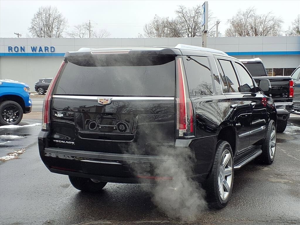 2019 Cadillac Escalade Premium Luxury photo 3