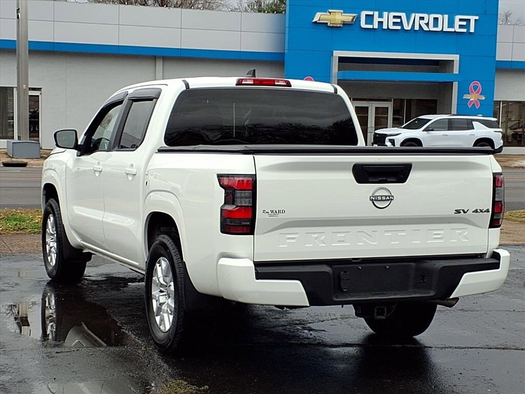 2023 Nissan Frontier SV photo 2