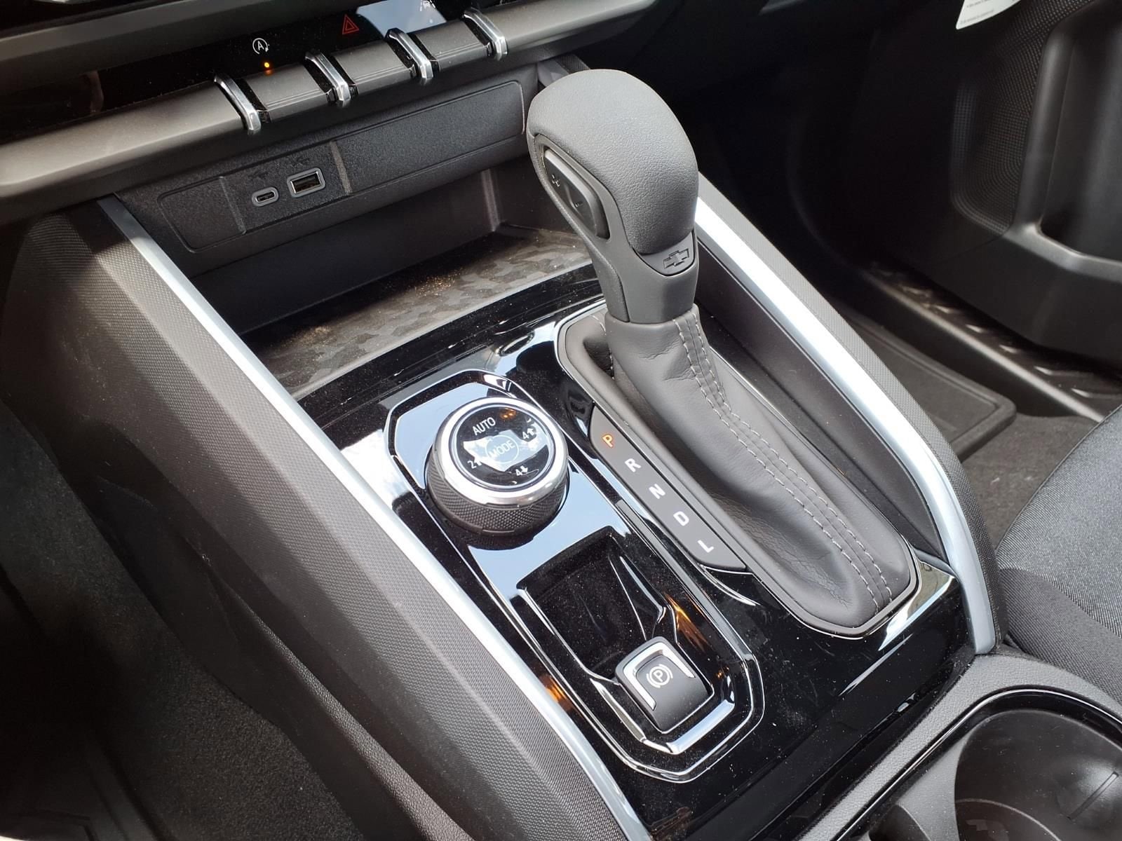 2026 Chevrolet Colorado Trail Boss - Photo 8