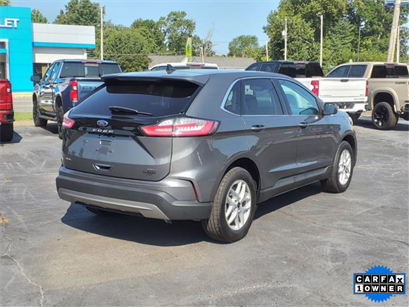 2023 Ford Edge SEL photo 3