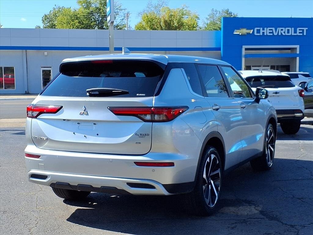 2024 Mitsubishi Outlander SE Ralliart photo 2