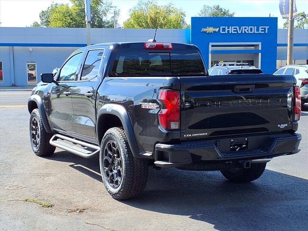 2026 Chevrolet Colorado Trail Boss photo 2