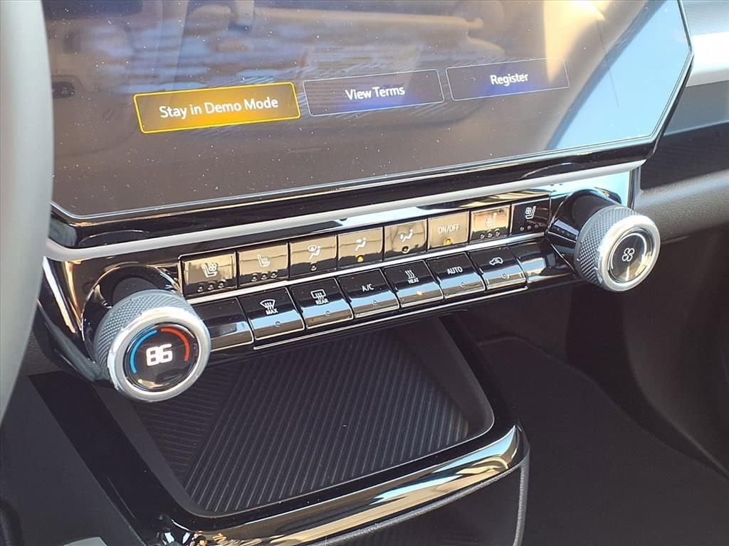 2027 Chevrolet Bolt RS - Photo 10