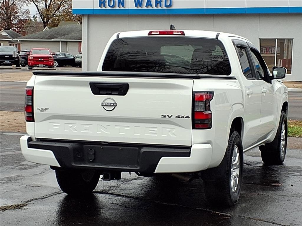 2023 Nissan Frontier SV photo 3