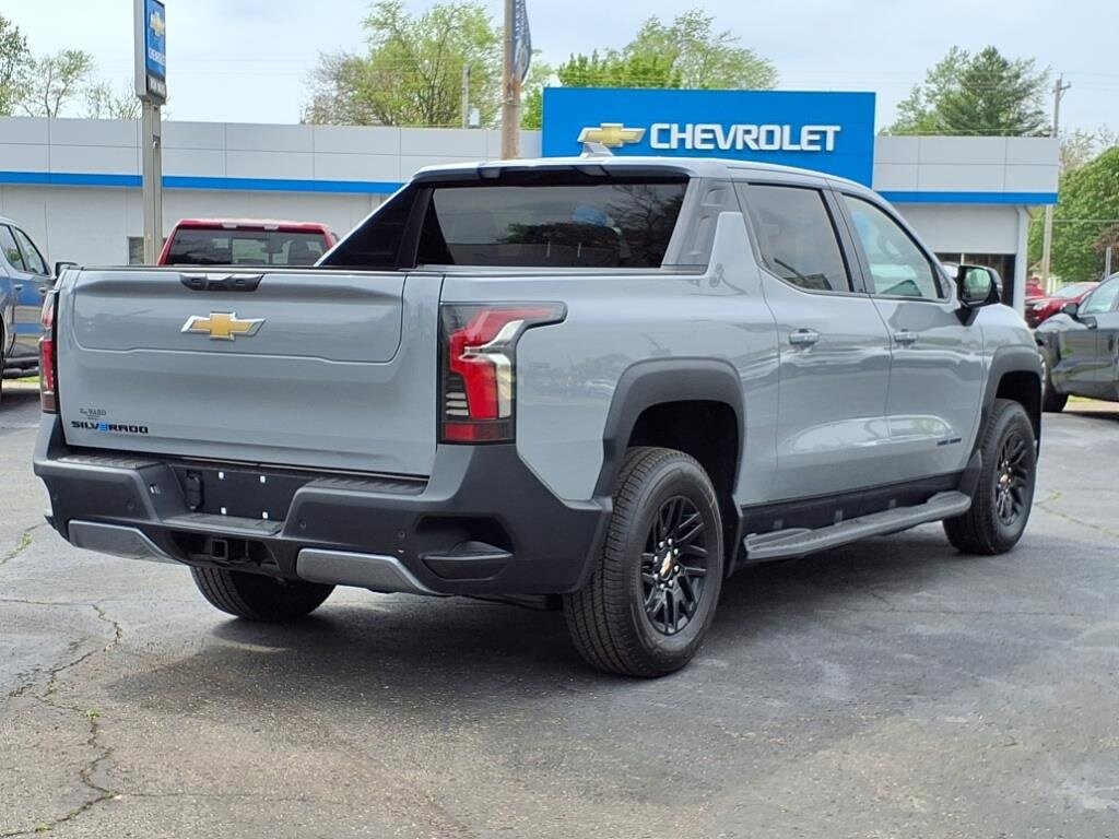 2025 Chevrolet Silverado EV LT photo 3