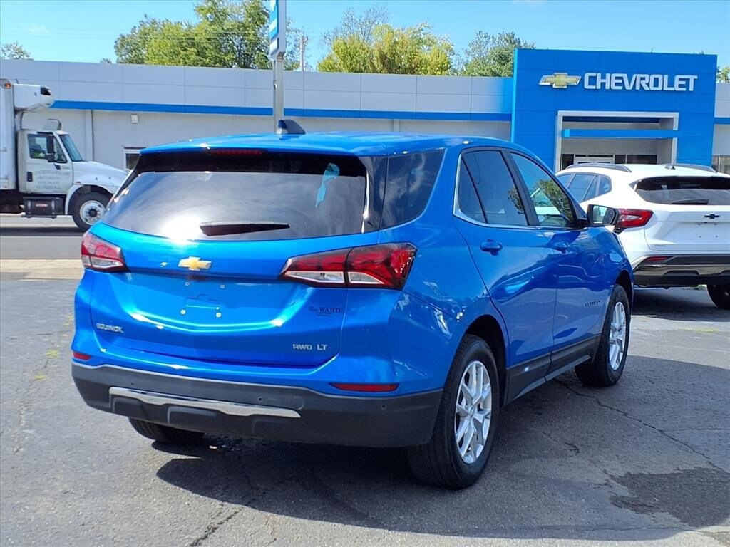 2024 Chevrolet Equinox LT photo 3