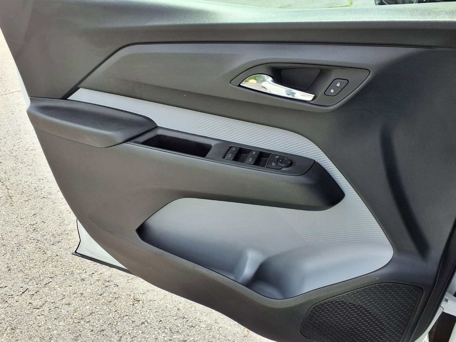 2027 Chevrolet Bolt LT - Photo 15