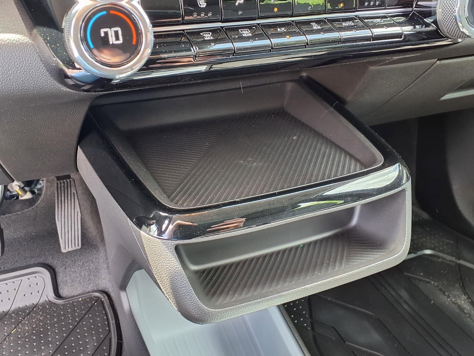 2027 Chevrolet Bolt LT - Photo 9