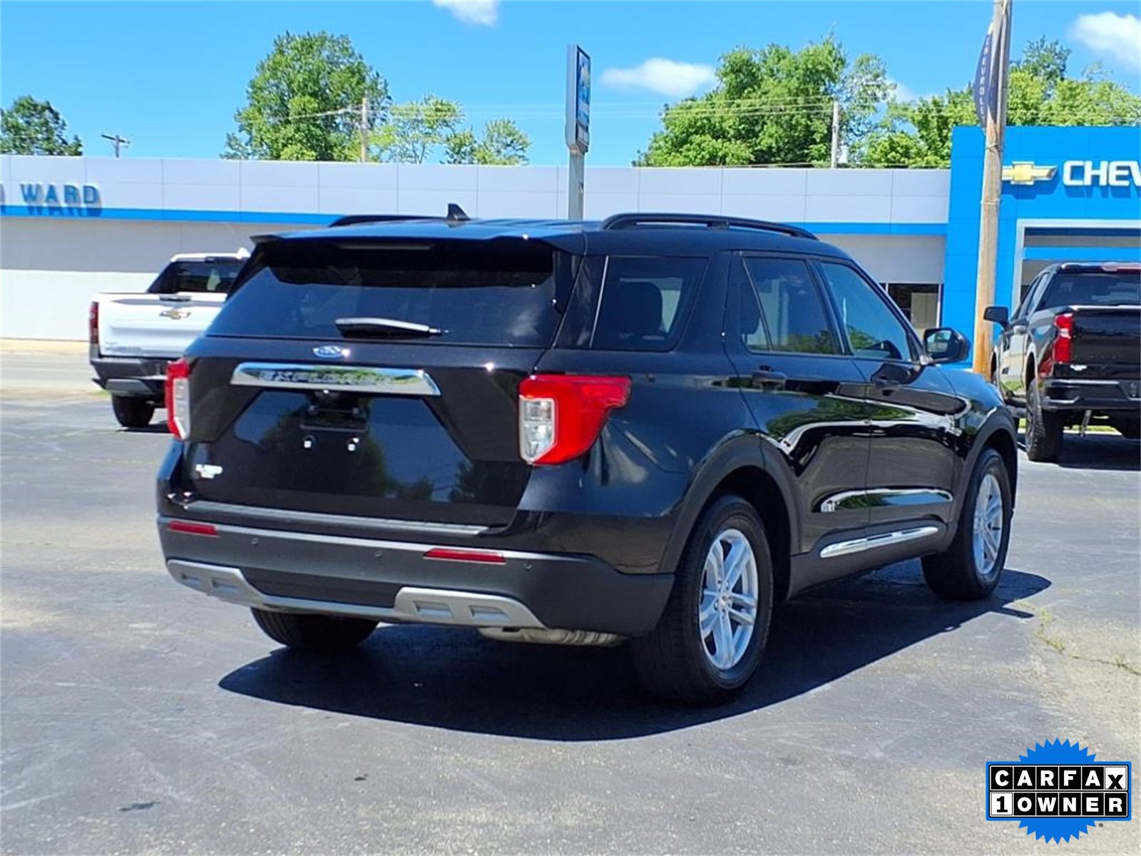 2024 Ford Explorer XLT photo 3