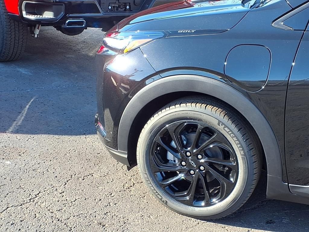 2027 Chevrolet Bolt RS - Photo 15