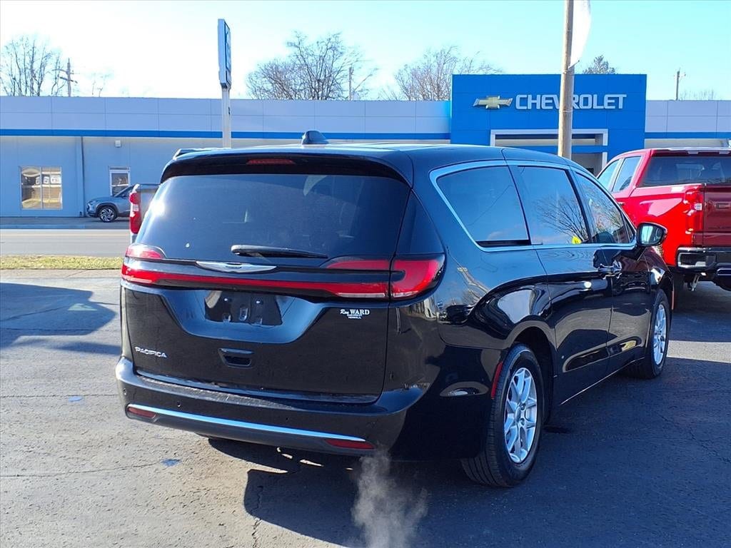 Used 2024 Chrysler Pacifica Touring L Van Passenger Van