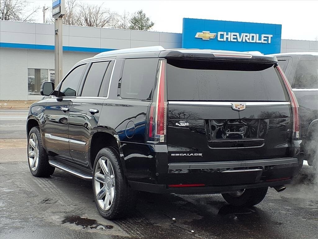 2019 Cadillac Escalade Premium Luxury photo 2