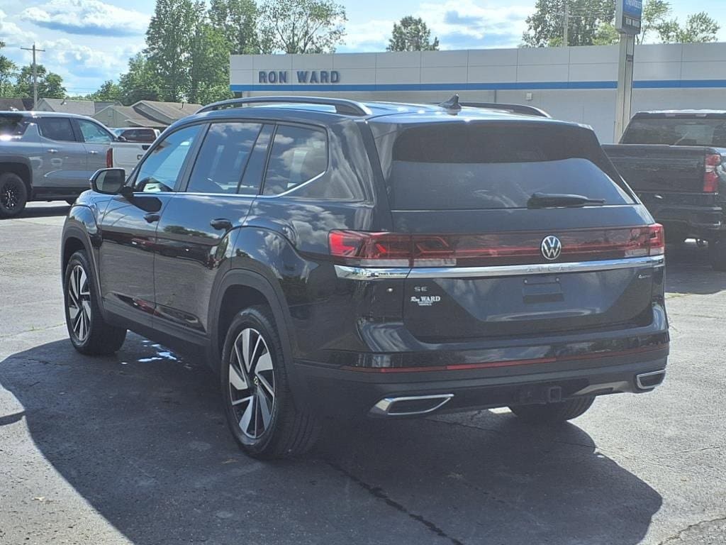Used 2024 Volkswagen Atlas SE w/Tech with VIN 1V2HR2CA0RC531881 for sale in Herrin, IL