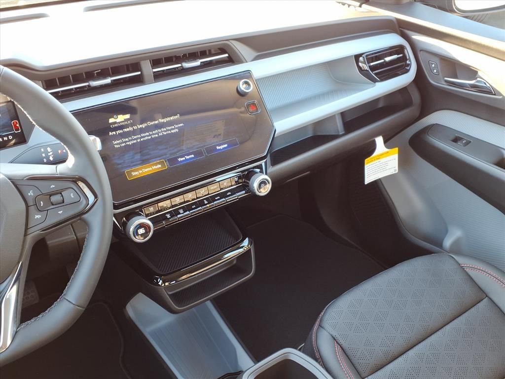 2027 Chevrolet Bolt RS - Photo 8