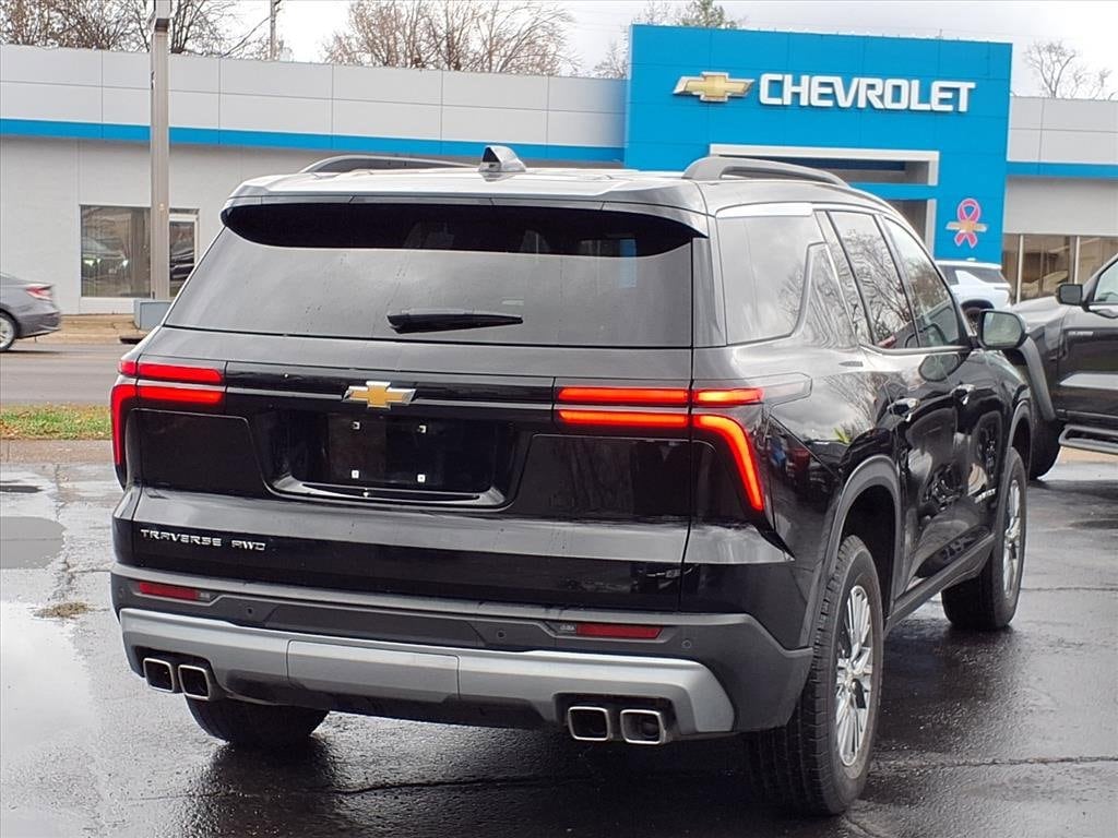 Used 2025 Chevrolet Traverse LT SUV