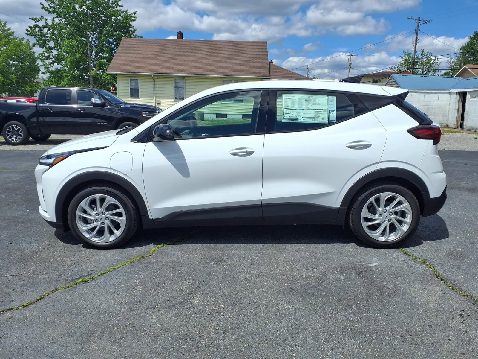 2027 Chevrolet Bolt LT - Photo 17