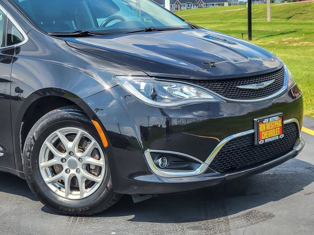 Used 2020 Chrysler Pacifica Touring L with VIN 2C4RC1BG7LR128132 for sale in Oswego, IL