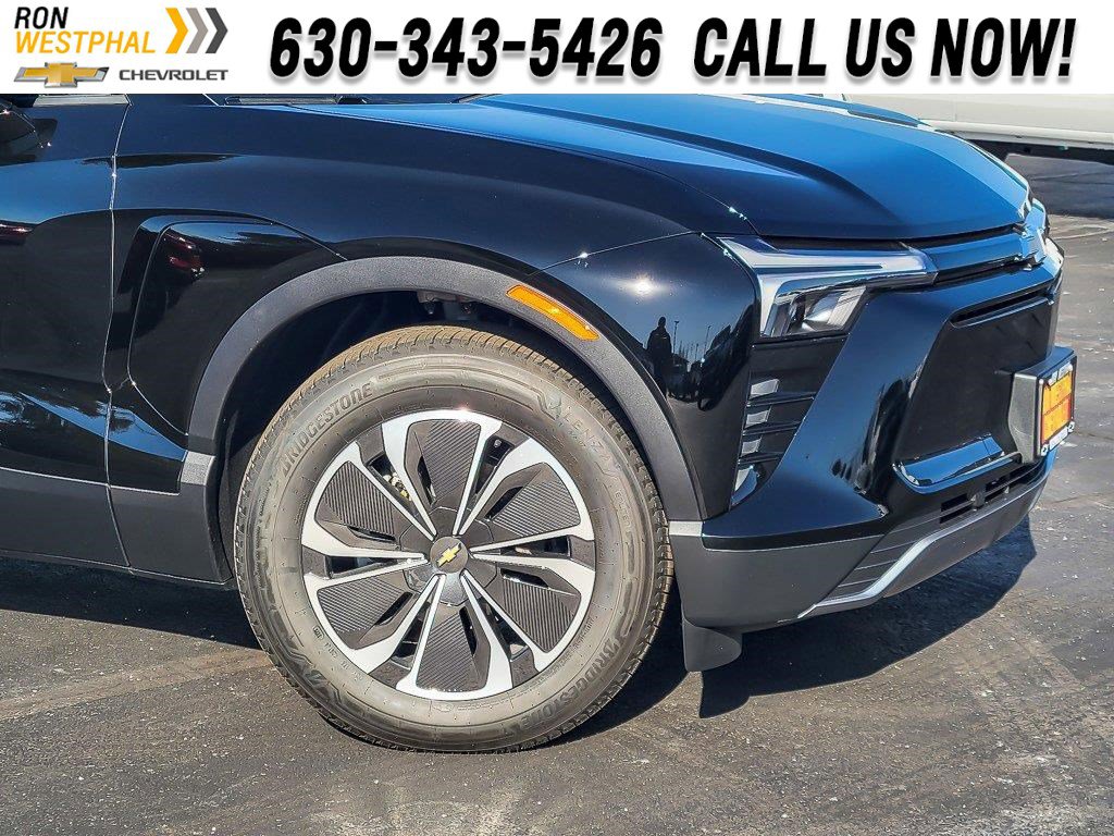 2026 Chevrolet Blazer EV photo 2