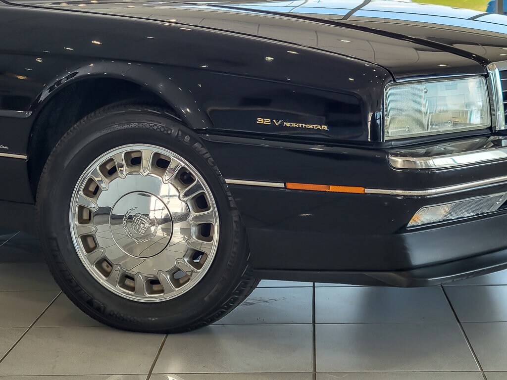 1993 Cadillac Allante photo 2