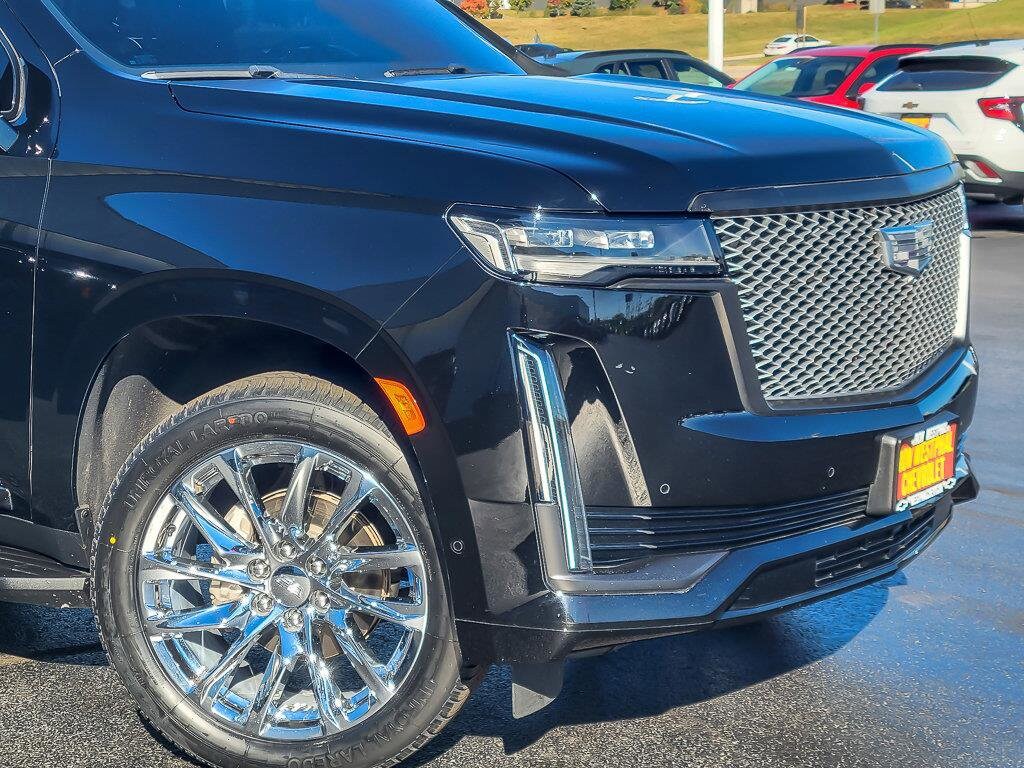2023 Cadillac Escalade Premium Luxury photo 2