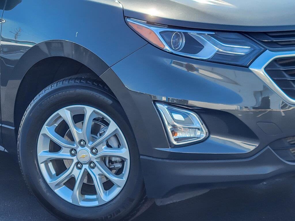2021 Chevrolet Equinox LT photo 3