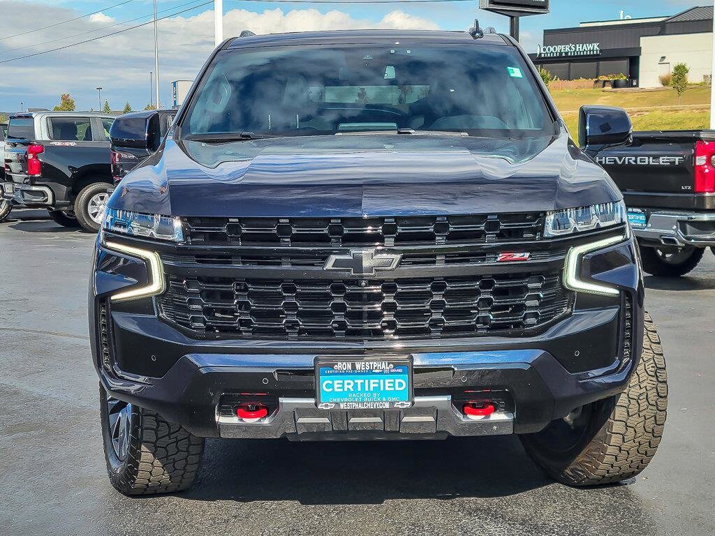 2023 Chevrolet Suburban Z71 photo 3