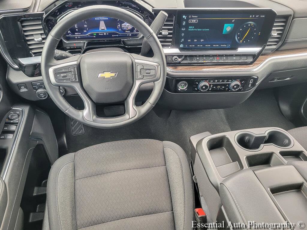 2024 Chevrolet Silverado 1500 LT - Photo 14