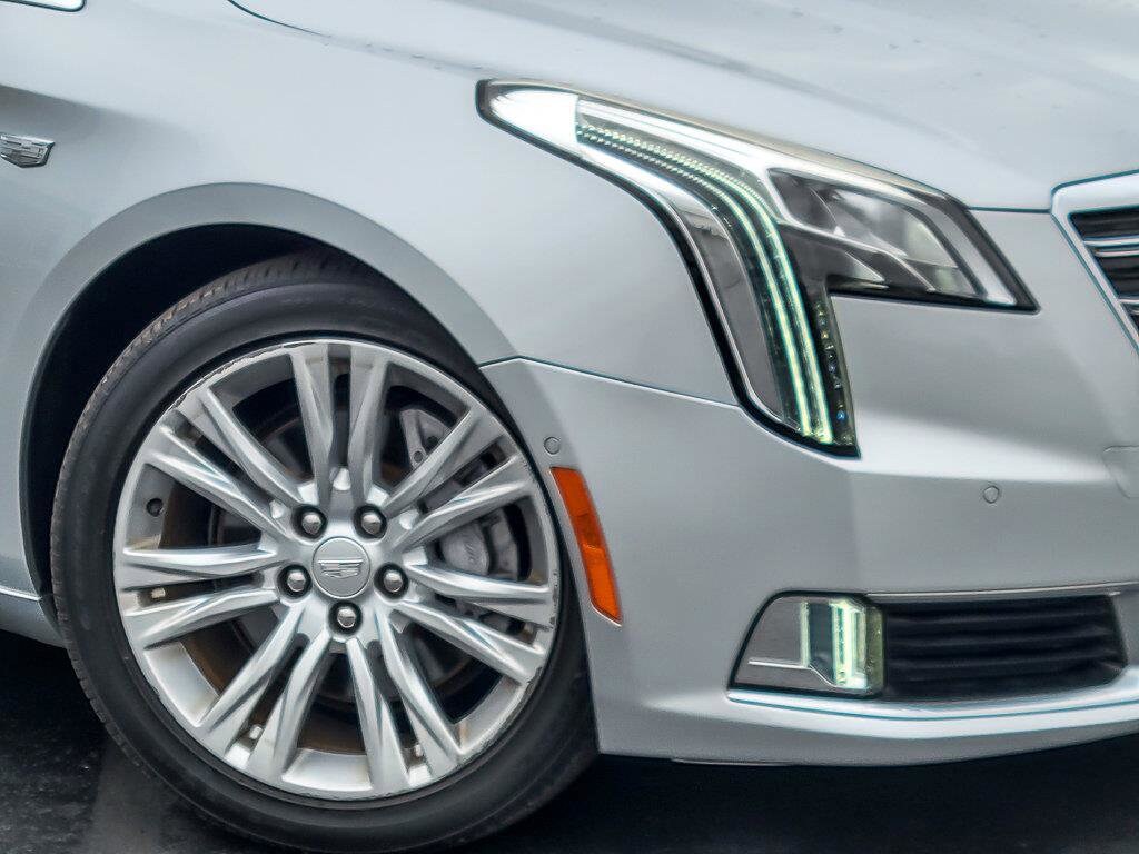 2019 Cadillac XTS Luxury photo 2