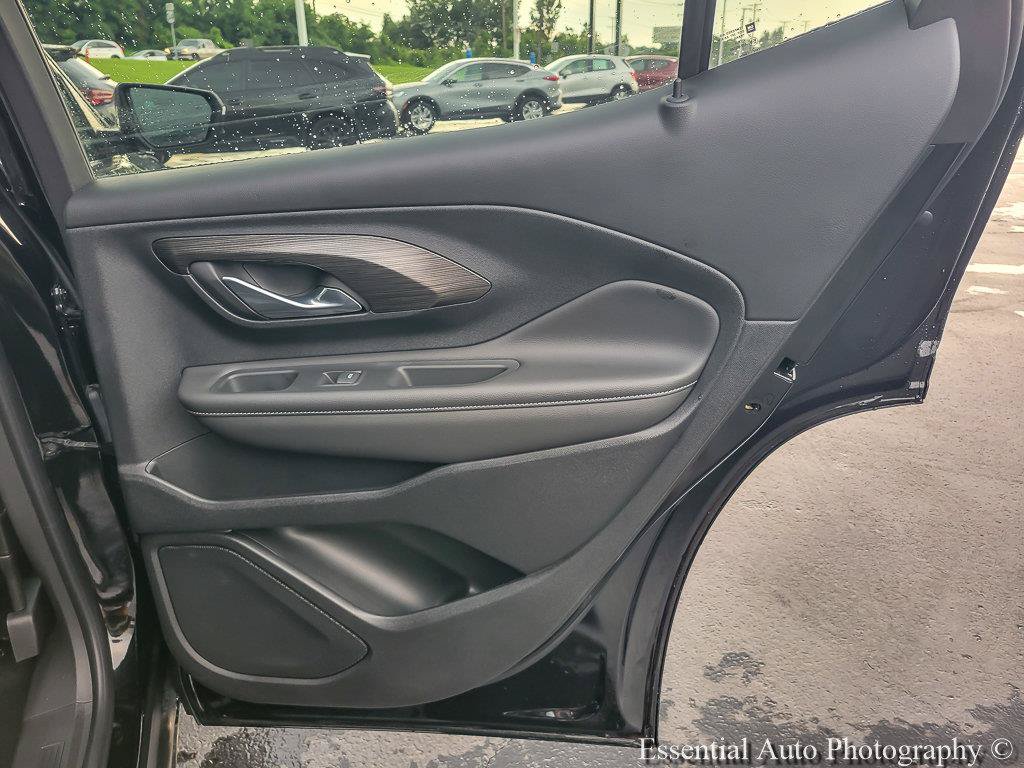 2023 GMC Terrain SLT - Photo 25