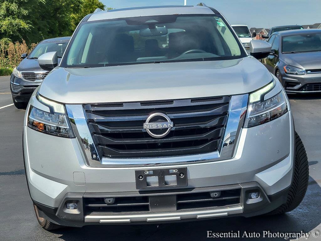 2022 Nissan Pathfinder SL photo 4