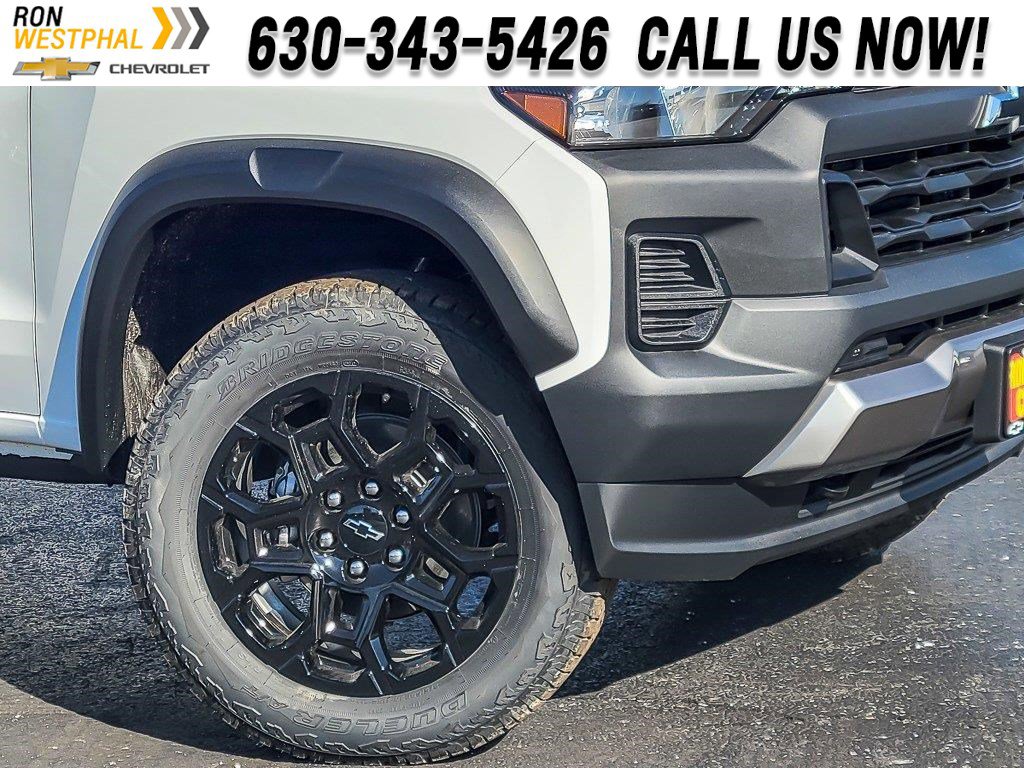 2026 Chevrolet Colorado Trail Boss photo 2