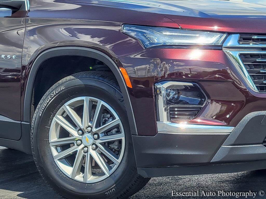 2023 Chevrolet Traverse Cloth photo 2