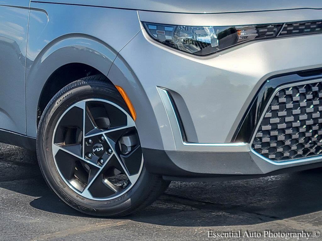 2024 Kia Soul EX photo 3