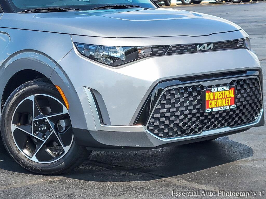 2024 Kia Soul EX photo 2